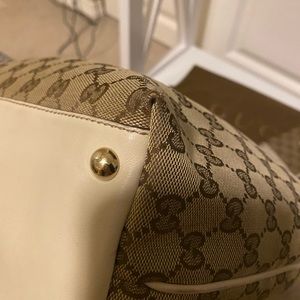 Gucci bag and wallet